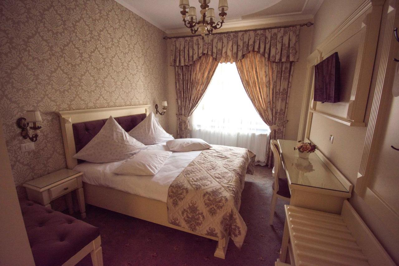 Hotel Vila Turistica Tosca Regal Bacău Exteriér fotografie